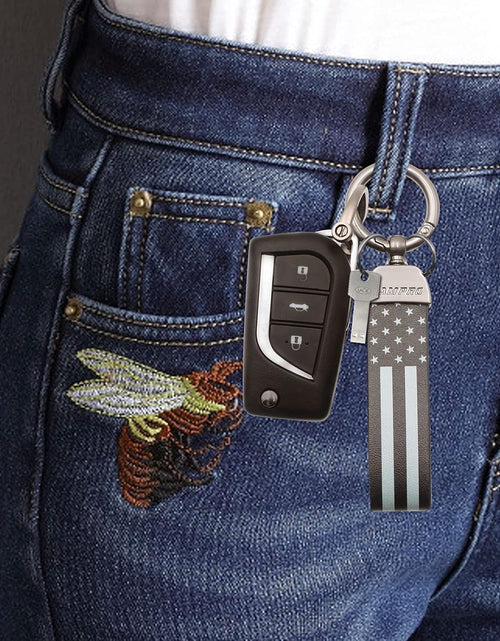 Load image into Gallery viewer, American Flag Car Keychain Accessories with Zinc Alloy Suit for Chevrolet, Ford, Buick, Jeep
